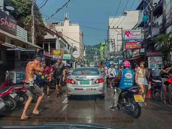 泰国泼水节3.jpg