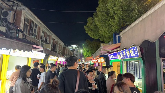 镇江夜市后街2.jpg