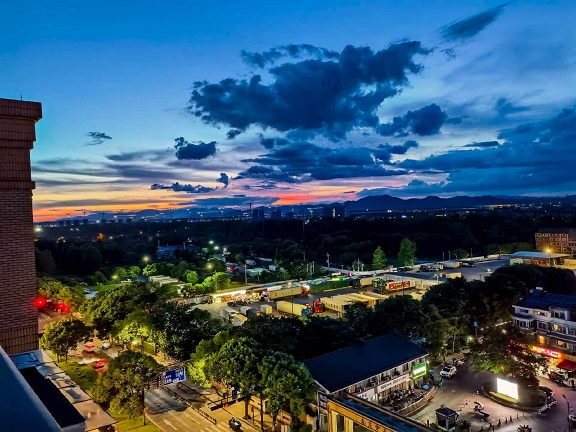 杭州夏日夜景1.jpg